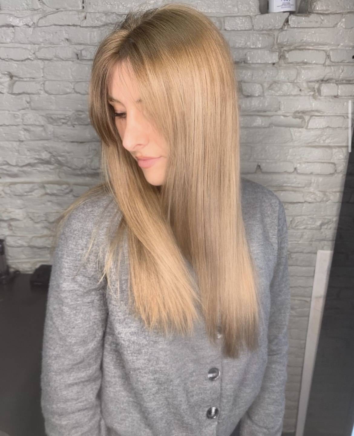 Blond fumé sur cheveux long à Toulouse centre chez Sophie Gamard